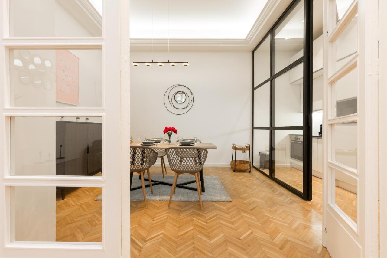 Space And Style In The Heart Of Budapest W 2Br&2Bt Bagian luar foto