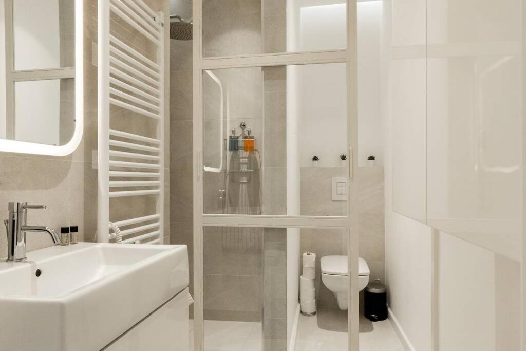 Space And Style In The Heart Of Budapest W 2Br&2Bt Bagian luar foto