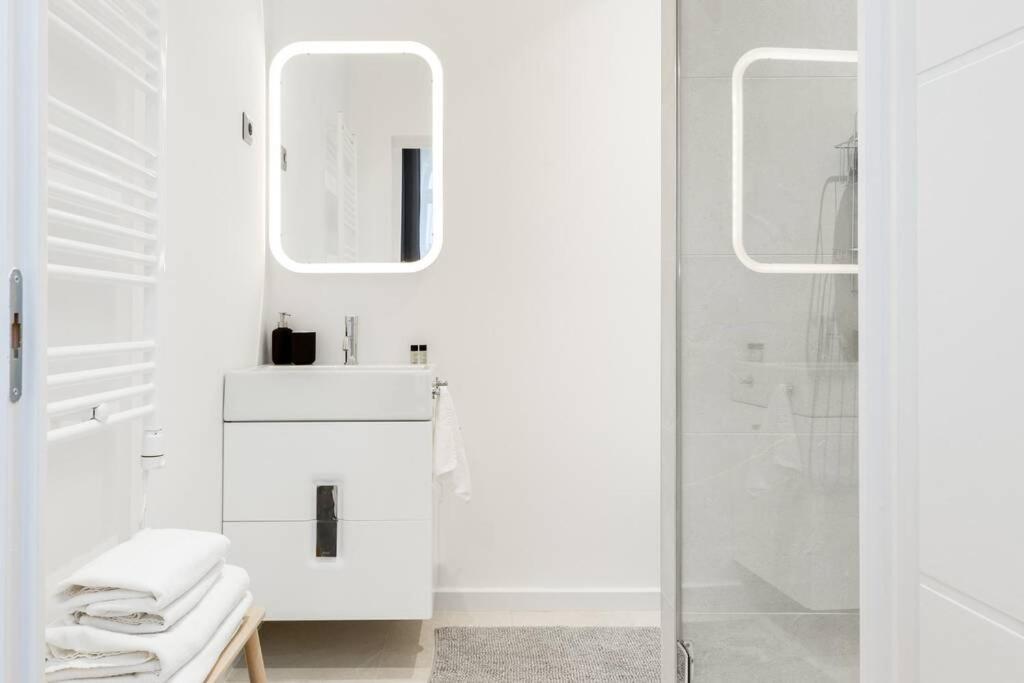 Space And Style In The Heart Of Budapest W 2Br&2Bt Bagian luar foto